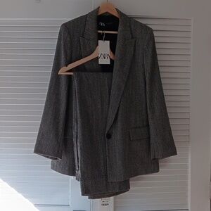 Zara Black and White Herringbone Pants